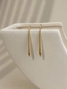 Hello ladies🌻 - These pretty earrings are made of stainless steel. - Length 35mm, width 3mm. The advantages of stainless steel? ✔️There is no risk of allergy. ✔️They are resistant to water, hydroalcoholic gel and perfume. ✔️They do not oxidize. ✔️Quality jewelry at a very affordable price. For maintenance, avoid daily contact with liquid to maintain its shine. Don't hesitate to follow me on Instagram @aioliolive, thank you 😉 Modern Teardrop Stainless Steel Earrings, Minimalist Metal Teardrop Earrings For Pierced Ears, Minimalist Metal Teardrop Drop Earrings, Minimalist Metal Teardrop Earrings, Modern Everyday Teardrop Pierced Earrings, Modern Drop Hoop Earrings As Gift, Minimalist Stainless Steel Drop Earrings, Everyday Tarnish Resistant Teardrop Earrings, Everyday Tarnish-resistant Teardrop Earrings