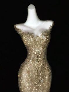 Runway Fashion Couture, Classy Prom Dresses, Stunning Prom Dresses, Glamour Dress, Prom Dress Inspiration, Pretty Prom Dresses, Fairytale Dress, Gala Dresses, Glam Dresses