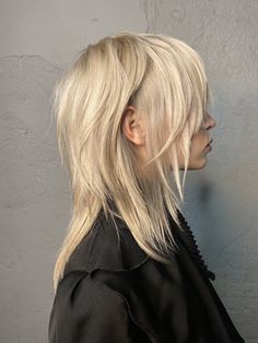 Rockstar Gf Hair, Rockstar Gf, Medium Long Hair, Edgy Hair, Shag Haircut, Cut My Hair, Hair Inspo Color, Medium Length Hair Cuts, Medium Long