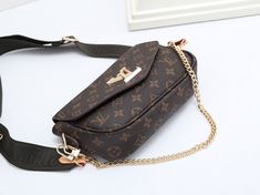 Bags with the best quality and the most reasonable prices for you. Bum Bag Outfit, Monogram Outfit, Replica Louis Vuitton, Luxury Bags Collection, Louis Vuitton Crossbody, Holiday Bag, Handbag Heaven, Luxury Purses, Louis Vuitton Wallet