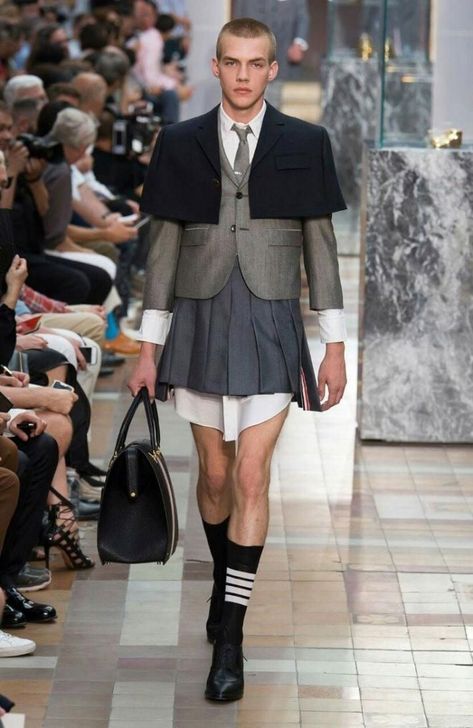 Men Wearing Skirts And Dresses On The Runway And Calling It Fashion - CheezCake - Parenting | Relationships | Food | Lifestyle Thom Browne Menswear, Men Wearing Skirts, Mode Editorials, Genderless Fashion, Men Fashion Show, Mens Fashion Rugged, Mv Agusta, Fashion Fail, Rugged Style