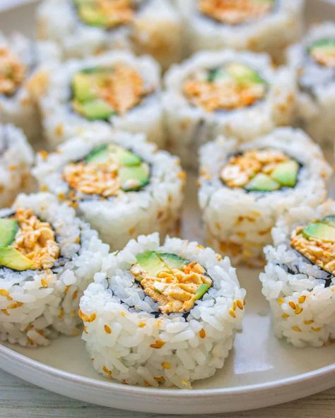 Vegan California Roll (Spicy Tofu Crab Salad) California Roll Recipe, California Roll Recipes, Tofu Sushi, Crab Sushi, Sushi Rice Recipes, California Roll Sushi, California Rolls, Vegan Crab, Crab Salad Recipe