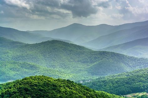 Appalachian Mountains - WorldAtlas Appalation Mountains, Appalachian Mountains Creepy, Appalachian Mountain Tattoo, Appalachian Mountains Aesthetic, Appalachian Mountains Map, Appalachia Mountains, Appalachian Mountains North Carolina, Roanoke Star, Shenandoah Mountains