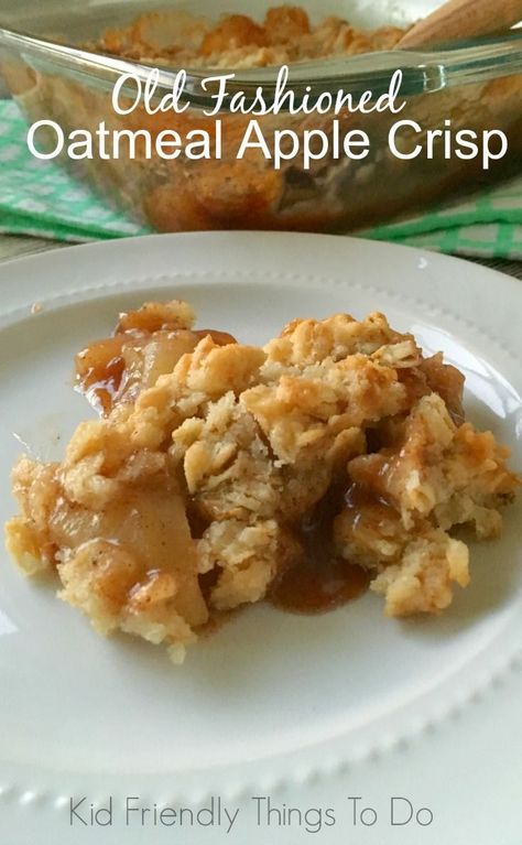 Old Fashioned Oatmeal Apple Crisp Recipe - http://KidFriendlyThingsToDo.com Red Delicious Apples Recipes, Oatmeal Apple Crisp, Apple Crisp With Oatmeal, Apple Crisp Pie, Oatmeal Apple, Oatmeal Crisp, Oatmeal Toppings, Easy Apple Crisp Recipe, Old Fashioned Oats