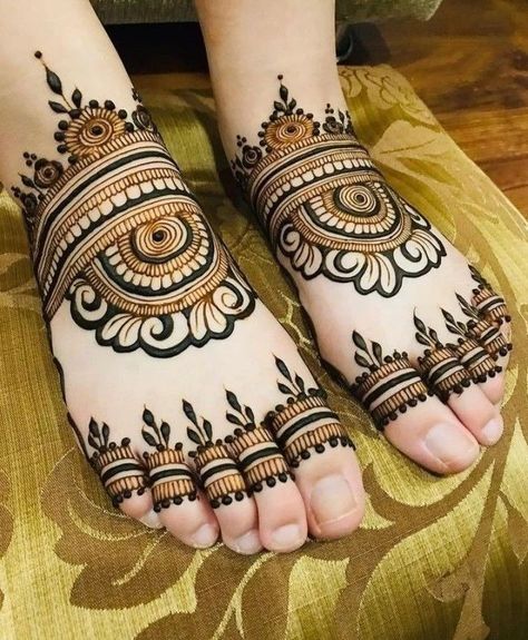 Pair Design Mehndi, Legs Mehndi Design Simple And Easy, Pair Mehndi Design Simple, Pag Mehndi Designs, Easy Leg Mehendi Designs, Legs Mehndi Design Easy, Leg Mehandi Designs Easy, Leg Design Mehndi, Pair Mehndi Design