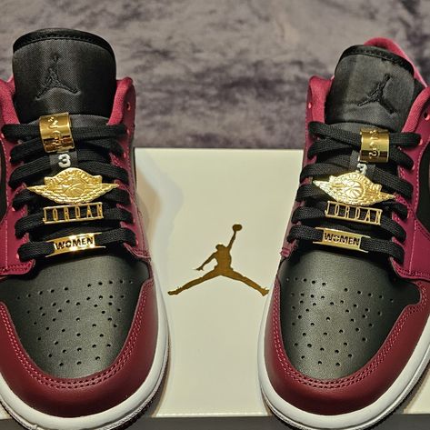 ~Women's Air Jordan 1 Low Se In Dark Beetroot~ Brand New W/ Box, Never Worn Size 7 Gold Metal Accents On Shoe Laces No Longer Sold On Website. Jordan 1 Patent Bred Outfit Ideas, Nike Shoes Jordans Women's, Custom Jordan 1 High, Custom Jordan Shoes, Nike Shoes Women Fashion, Custom Jordans, Fly Shoes, Nike Fashion Shoes, Pretty Shoes Sneakers