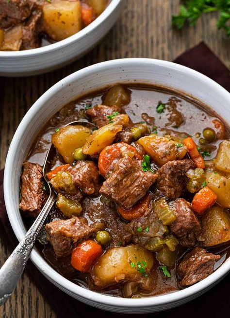 Crock Pot Beef Stew is loaded with tender beef, hearty vegetables, and a flavorful broth for a dish that is the ultimate comfort food. After browning the meat, simply toss all of the ingredients in your slow cooker to simmer all day. There's nothing quite like coming home to a fully cooked meal, especially after a busy day! Beef Vegetable Stew, Crock Pot Beef Stew, Easy Delicious Meals, Stew With Potatoes, Slow Cooker Stew Recipes, Beef Stew Meat Recipes, Stew Recipes Crockpot, Slow Cooker Recipes Beef Stew, Crock Pot Vegetables