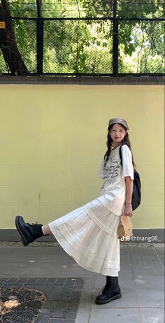 Philippines Style Outfits, Spring Japanese Fashion, Monochrome White Outfit, Japan Clothing, Dress Outfits Aesthetic, White And Cream Outfit, Short Skirt Outfits Summer, Outfit With White Skirt, Delicate Outfits