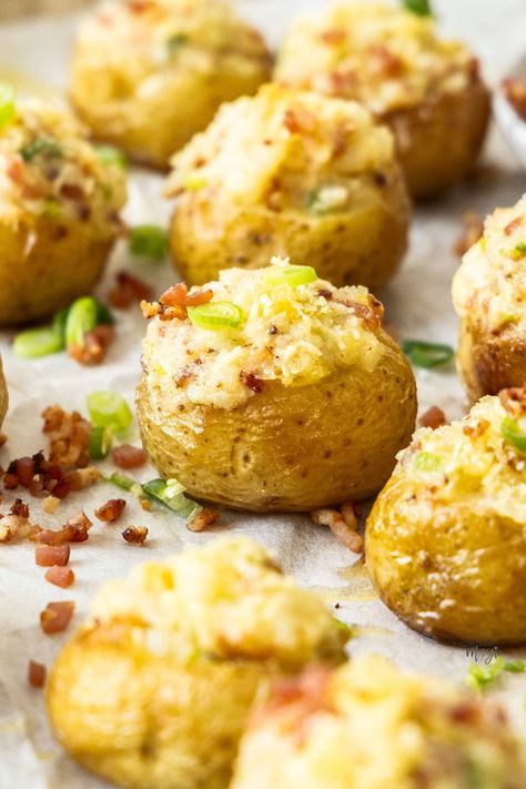 These easy mini baked potatoes are the perfect appetizer or snack for a party or game day. Loaded up with bacon, cheese and sour cream they taste amazing. Loaded Mini Potatoes, Mini Loaded Potatoes, Mini Baked Potatoes, Mini Twice Baked Potatoes Appetizers, Mini Twiced Baked Potatoes, Mini Loaded Baked Potato Bites, Loaded Baked Potato Bites, Double Baked Potatoes, Chopped Ham