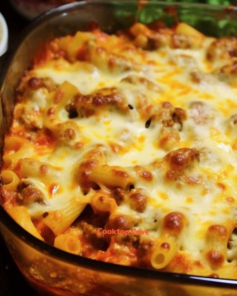 Growing up, this was a company dish. Still tastes as good as I remember it! Baked Goulash, Casserole Kitchen, Beef Casseroles, Ground Beef Casserole Recipes, Goulash Recipes, Baked Pasta Recipes, Beef Casserole Recipes, Pasta Dinner Recipes, Beef Casserole