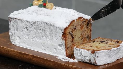 Hi everyone! Christmas is near so let’s make stollen. I’ve turned the traditional bread-type stollen into a cake type stollen – a stollen pound cake. The post Stollen Pound Cake recipe appeared first on Book Recipes. Christmas Pound Cake Recipes, Christmas Pound Cake, Stollen Cake, Christmas Stollen Recipe, Holiday Fruit Cake, Chocolate Spice Cake, Christmas Stollen, Stollen Recipe, Chocolate Butter Cake