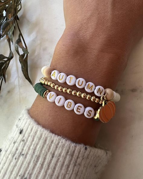 Pumpkin Bracelet, Heishi Bead Bracelet, Christmas Jewelry Diy, Fall Bead, Bracelet Stand, Autumn Bracelet, Preppy Jewelry, Cute Bracelet, Bracelets Design