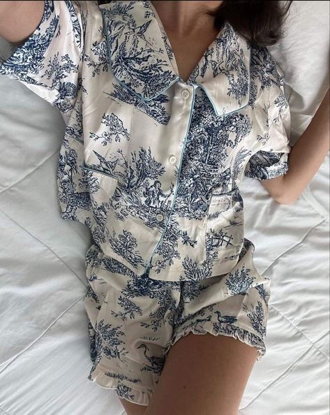 Cute Bath Robe, Home Pijama, Home Dress Comfy, Comfy Home Outfits, Cute Pyjama, Pajamas Aesthetic, Cozy Pjs, Pijamas Women, Live And Let Live