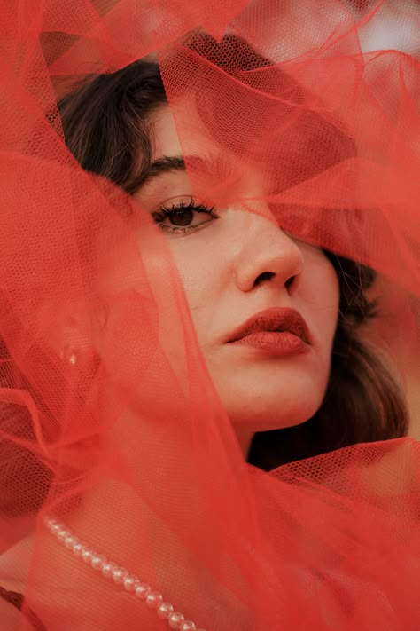 Red Portrait Photography, Tulle Photoshoot, Artistic Portrait Photography, Red Portrait, Red Veil, Cl Fashion, Photographie Portrait Inspiration, Fairytale Photography, Self Portrait Photography