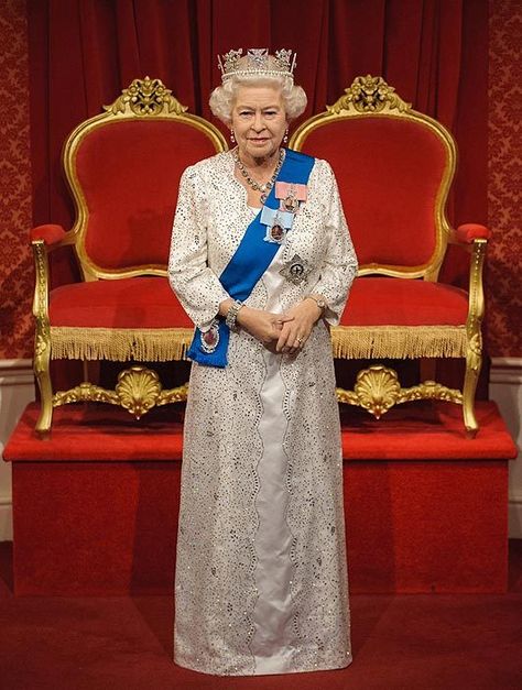 The Wax Figure Madame Tussauds London, Wax Statue, Rainha Elizabeth Ii, English Royal Family, Reine Elizabeth, Wax Museum, Elisabeth Ii, Madame Tussauds, Isabel Ii