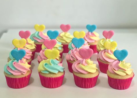 Delícias da Rack on Instagram: “Cupcakes coloridos e fofos. 💙💛💖 Informações pelo e-mail: deliciasdarack@gmail.com #rainbowcupcake #minicupcake #candycolors #heart #tumtum…” Mini Cupcakes, E Mail, Cupcake Cakes, Donuts, Cupcake, Cake, On Instagram, Instagram