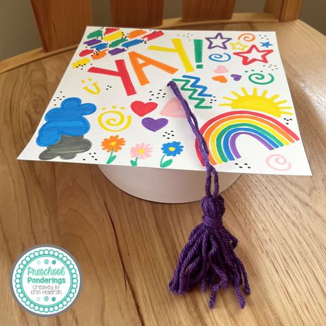 Template and step by step instructions Make Your Own Graduation Cap Preschool, Graduation Craft Kindergarten, Prek Graduation Activities, Preschool Graduation Gift Ideas From Teacher, Kindergarten Graduation Craft Ideas, Diy Preschool Graduation Cap, Pre K Graduation Crafts For Kids, Classroom Graduation Ideas, Pre K Graduation Activities