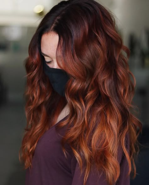 Auburn Hair with Black Roots Fall Hair Colors Dark, Reddish Brown Hair Color, Hair Colors Dark, Light Auburn Hair, Dark Auburn Hair, Auburn Balayage, Reddish Brown Hair, Ginger Hair Color, Hair Color Auburn