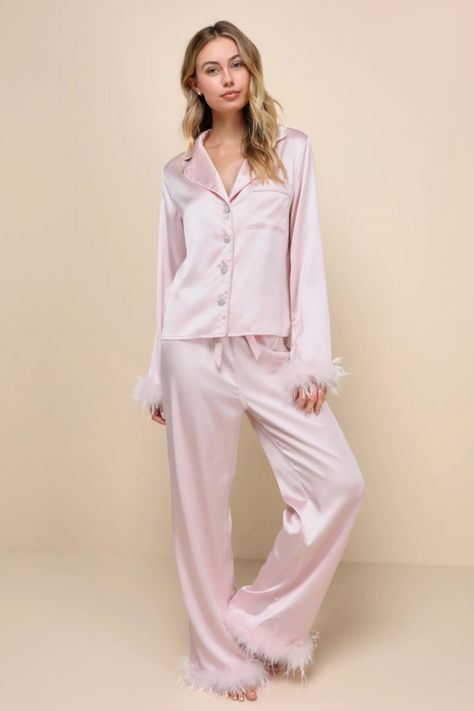 Cute Valentine’s Day Outfit Ideas Feather Trim Pajamas, Light Pink Christmas Outfit, Eloise At The Plaza Bachelorette, Feather Pajama Set, Satin Christmas Pajamas, Cutesy Pajamas, Princess Diaries Pajama Party, Women’s Pajamas, Pink Pajamas Aesthetic