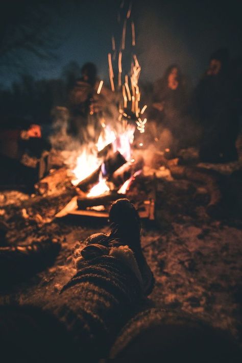 Honor the balance of light and dark with these simple yet meaningful Fall Equinox activities, from crafting seasonal decor to enjoying an autumn bonfire. 🔥🍁 #MabonRituals #FallEquinoxIdeas #SeasonalTraditions Fall Equinox Aesthetic, Mabon Aesthetic, Equinox Aesthetic, Challenge Aesthetic, Autumn Bonfire, Fall Traditions, November Mood, Fall Bonfire, Candle Color Meanings