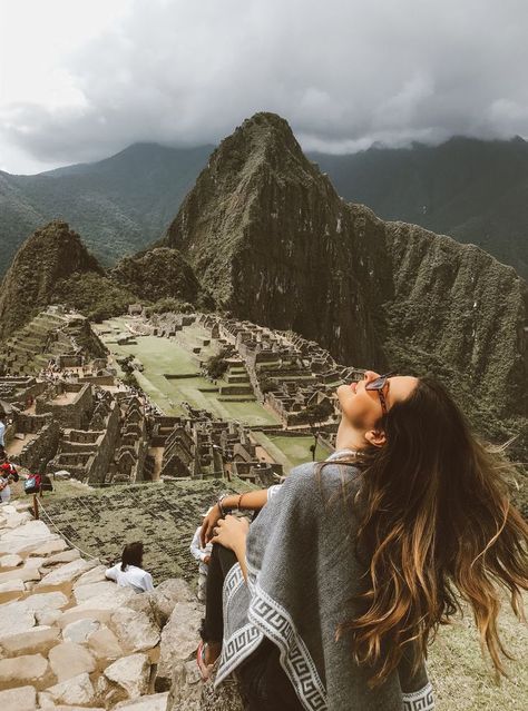 Machi Pichu, Machu Pichu Travel, Machu Picchu Outfit, Machu Picchu Photography, Cusco Travel, Peru Travel Guide, Travel Pose, South America Destinations, Machu Picchu Peru