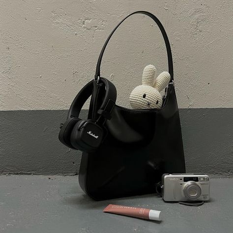 alison ⭑ on Instagram: "i’m like “omg this pic is sooo me” and it’s miffy, twilight, or an actual photo of me 😐" Me And Me Photo, Bag Pictures Ideas, Marshall Headphones Aesthetic, Miffy Aesthetic, Marshall Headphones, Headphones Aesthetic, Me Bag, Great Minds Think Alike, Aesthetic Bags