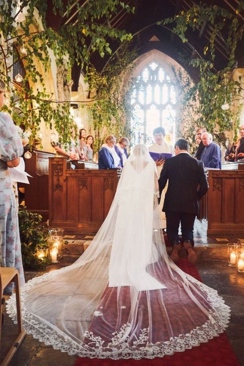 Traditional British Wedding, English Wedding Aesthetic, British Countryside Wedding, English Countryside Wedding Aesthetic, English Church Wedding, Old English Wedding, Traditional English Wedding, English Countryside Fashion, English Countryside Wedding