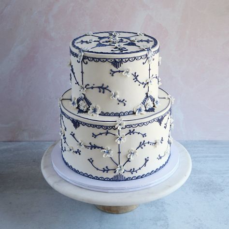 Wedding Cake Gallery - Bakey Bakes Royal Copenhagen Cake, White And Blue Wedding Cake, Henna Wedding Cake, Blue And White Wedding Cake, Copenhagen Cake, Blue Wedding Cake, Porcelain Cake, White Cakes, Chocolate Wedding Cake