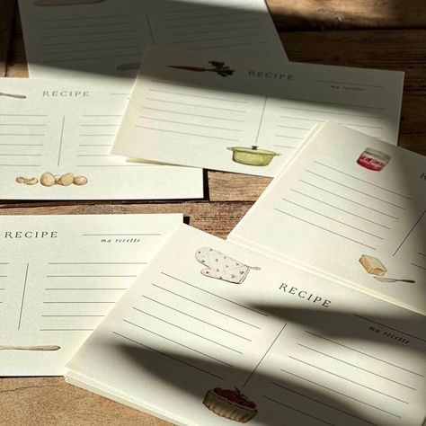 When you need to preserve a cherished family recipe, we have the perfect recipe cards! Beautifully hand-illustrated, this box set of 24 cards by artist Adelle Rose was designed exclusively for Vivi et Margot! Printed on the highest quality cream thick card stock to endure frequent handling, each set contains six timeless and charming designs! ⁠ .⁠ .⁠ .⁠ #recipecards #recipecard #handillustrated #recipeillustration #kitchenware #kitchenwares #foodiegift #hostessgift #kitchenstyle #burnstn #fra... Recipe Card Box, Illustrated Recipe, Recipe Tin, Mirror Artwork, Cocktail Kits, Family Recipe, Recipe Card, Rectangle Mirror, Foodie Gifts