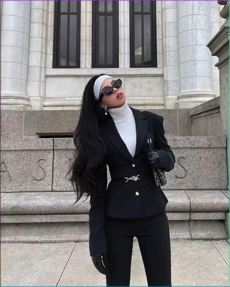 Fancy Paris Outfit, Cute Outfit With Black Boots, Black Outfit For Fall, Black Blazer Autumn Outfit, Fall Outfit With Blazer, Black Luxury Outfits Classy, Leather Pant Winter Outfits, Dior Fashion Outfits, Black Leather Pants Aesthetic