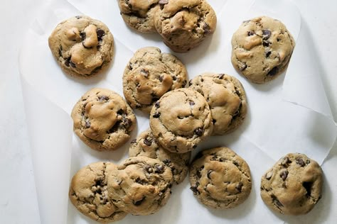 Joanna Gaines’ Chocolate Chip Cookies Are My Family’s Favorite Joanna Gaines Chocolate Chip Cookies, Joanna Gaines Recipes, Baking Recipes For Kids, Perfect Chocolate Chip Cookies, Magnolia Table, Joanna Gaines, Cookies Recipes Chocolate Chip, Cookbook Recipes, Easy Baking