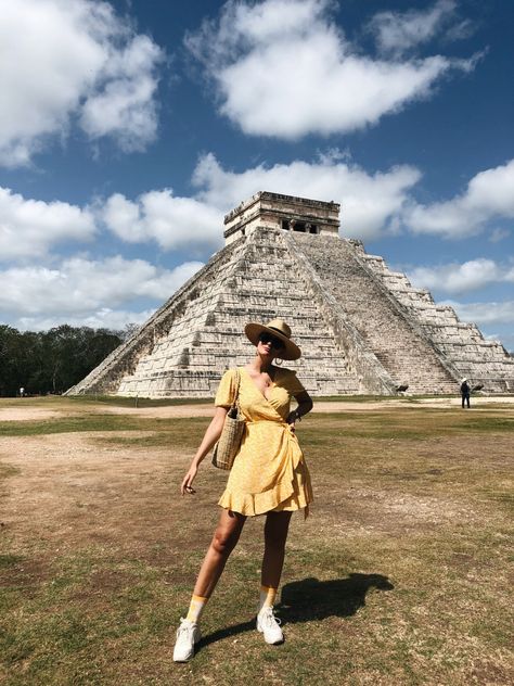 Travel Mexico Outfits, Mexico Pyramids Outfit, Mexico Inspired Outfits, Mexico Df Outfit Ideas, Merida Mexico Outfits, Mexico City Vacation Outfits, Mexico Holiday Outfits, Oaxaca Mexico Outfits, Sayulita Mexico Outfits