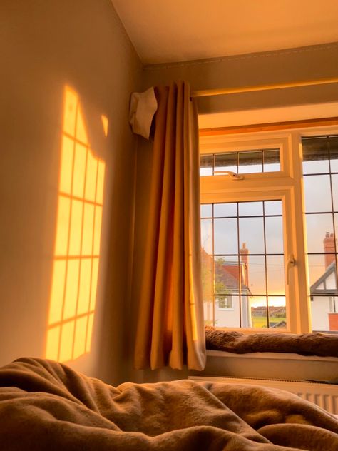 sunset || golden hour || orange || bedroom || aesthetic Orange Bedroom Aesthetic, Golden Hour Aesthetic, Orange Bedroom, Scenery Background, Orange Aesthetic, Yellow Aesthetic, Time Of Day, Golden Lights, Aesthetic Colors