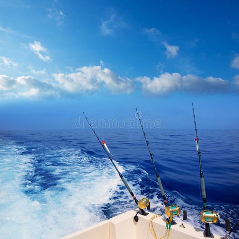 Deep Sea Fishing Boats, Fishing Cabin, Fishing Photos, Salt Water Fishing, Fishing Pictures, Fishing Charters, Deep Sea Fishing, Sea Fishing, Sport Fishing