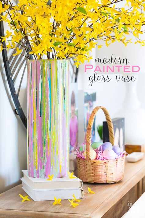 How to paint a glass vase. Easter and spring decorating ideas to make using paint. Diy Vase Makeover, Vase Makeover, Fall Crafts For Adults, Decorating On A Dime, Large Glass Jars, Painted Glass Vases, Decor Color Schemes, Spring Craft, Art Deco Decor