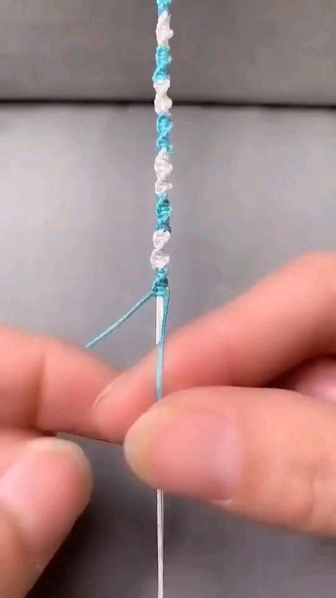 Easy String Bracelet Patterns: Perfect for Craft Lovers Different Ways To Braid Bracelets, Box Knot Tutorial, Fly Line Bracelet Diy, Easy Knotted Bracelet, Yarn Bracelet With Beads, How To Make A Twisted Bracelet, Bracelet Tutorials String, How To Make A Friendship Bracelet Loop, 3 Strand Bracelet Diy