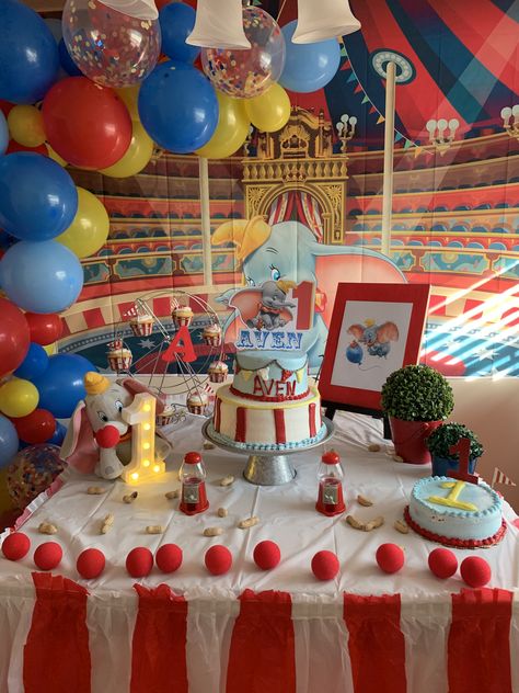 Dumbo Circus Birthday Party, Dumbo First Birthday Boy, Circus Birthday Theme, Dumbo Birthday Decorations, Dumbo Decorations, Dumbo Invitations Birthdays, Hamburger Party, Dumbo Birthday, Dumbo Birthday Party