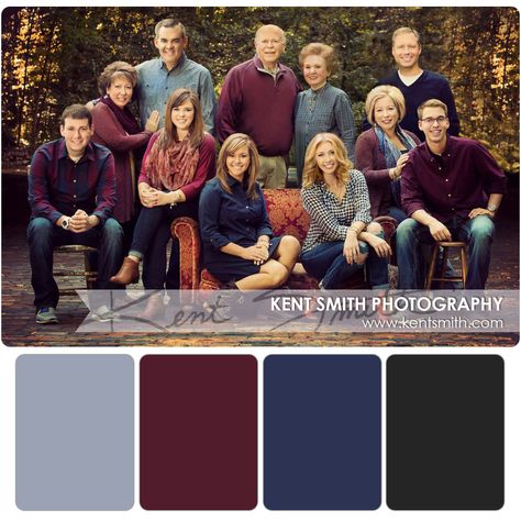 Extended family pose Winter Color Palette Family Pictures, Winter Color Palette Clothes Family Photos, Winter Family Color Schemes, Winter Family Outfits Color Schemes, Color Palette For Large Family Photos, Big Group Family Pictures Color Schemes, Fall Large Family Pictures Outfits, Color Combos For Family Pictures, Family Photography Color Palette