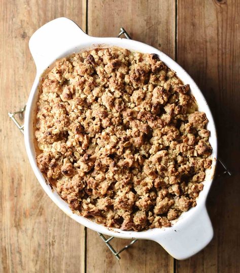 Apple Crumble With Oats, Peach Blueberry Crumble, Vegan Apple Crumble, Cooking Apples, Healthy Apple Crumble, Cacao Recipes, Apple Crumble Recipe, Breakfast Vegetables, Roasted Pear