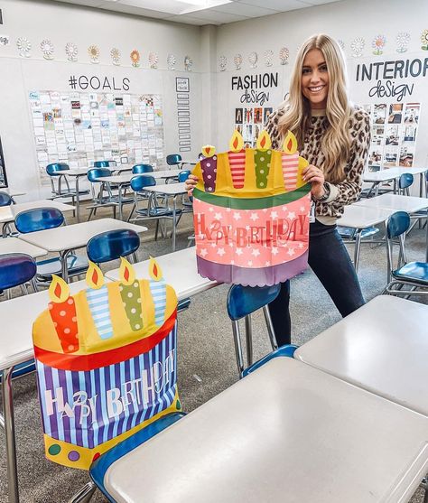 Birthday Chair Classroom, Classroom Birthday Decorations, Birthday Chair Cover Classroom, Grade 1 Classroom Decoration Ideas, Classroom Birthday Gifts From Teacher, Class Birthday Ideas, Birthday In Classroom, Birthday At School Ideas, Birthday In School