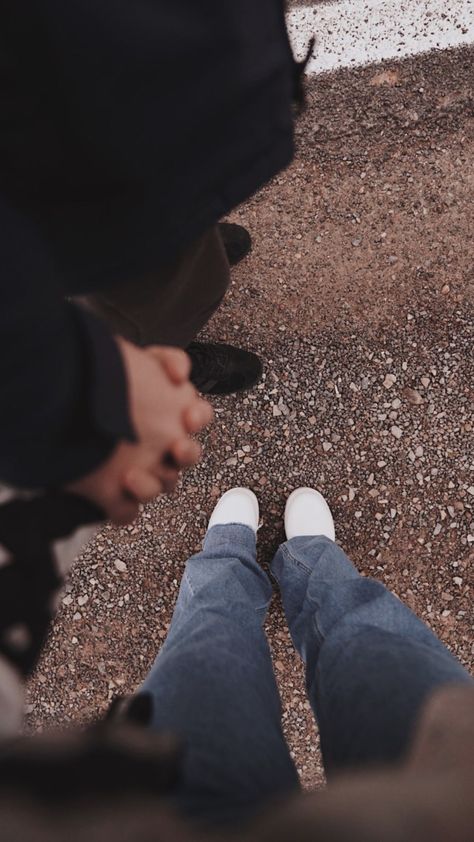 Blonde Curly Hair Boyfriend, Brunette Girlfriend And Blonde Boyfriend, Blond Bf And Brunette Gf, Long Hair Boyfriend Couple, Blond Boyfriend Aesthetic, Blonde Bf And Brunette Gf, Blonde Boyfriend Brunette Girlfriend, Blonde Boyfriend Aesthetic, Boyfriend Hair