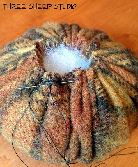 Three Sheep Studio: Rustic Wool Pumpkins With Angry Gnarled Stems... Diy Large Fabric Pumpkins, Rug Hooked Pumpkins, Vintage Fall Crafts Diy, Stuffed Pumpkin Pattern, Wool Pumpkins Diy, Diy Felt Pumpkins, Primitive Pumpkins Diy, Pumpkin Gnomes Diy, How To Make Fabric Pumpkins