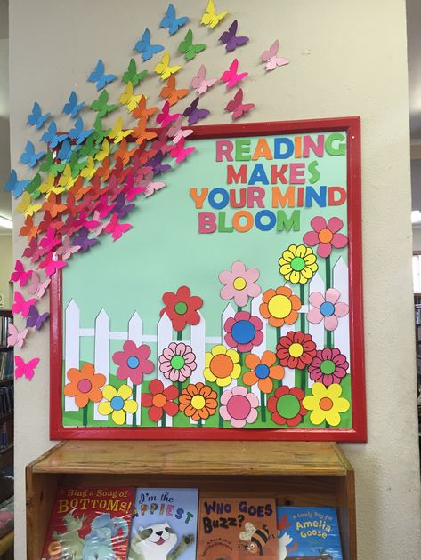 Children's library display, Spring display Spring Reading Bulletin Boards, Spring Library Displays, Garden Theme Classroom, Reading Corner Classroom, Reading Display, Spring Display, School Library Displays, Children's Library, Diy Classroom Decorations