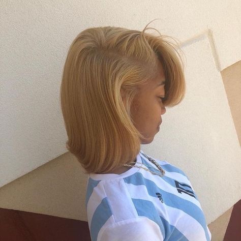 Blond Lob, Pressed Natural Hair, Hairstyles Color, Silk Press Natural Hair, Makeup Tip, Dyed Natural Hair, Honey Blonde Hair, Silk Press, Hair Laid