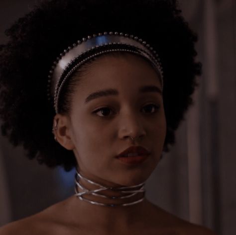 Amandla Stenberg Gif, Amandla Stenberg, Baldurs Gate, Female Dragon, Curly Girl Method, Fantasy Inspiration, Pose Reference Photo, Book Ideas, Character Aesthetic