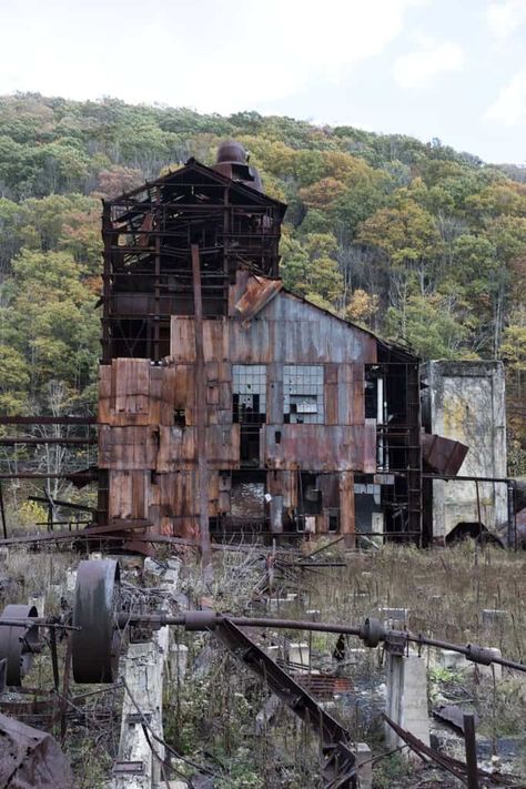 Appalachian House Aesthetic, Hillbilly Gothic, Appalachian Mountains Aesthetic, Appalachian Gothic Aesthetic, Appalachian Magic, Appalachian Aesthetic, Appalachia Aesthetic, Rural Gothic, Appalachian Gothic