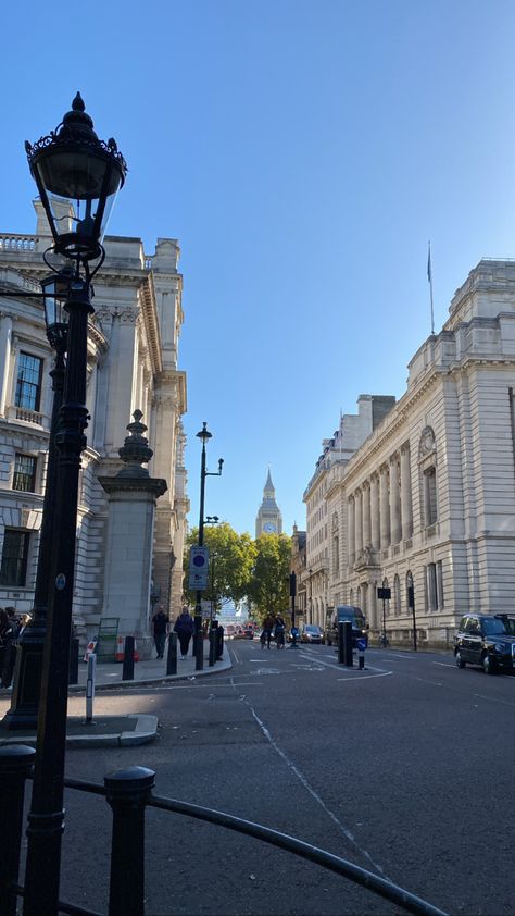 London Sunny Day, London Morning Aesthetic, London Hotel Aesthetic, City Aesthetic Daytime, London Street Aesthetic, City Aesthetic Day, London Streets Aesthetic, London City Aesthetic, London Running