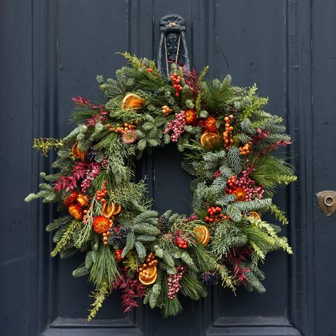 Clementine Christmas Wreath | Botanique Workshop London Dry Flower Christmas Wreath, Christmas Wreath With Hydrangea, Wreath With Dried Flowers, Christmas Wreaths Traditional, Traditional Wreath Christmas, Christmas Wreaths Front Door, Home Made Wreath, Clementine Christmas, Modern Christmas Wreath