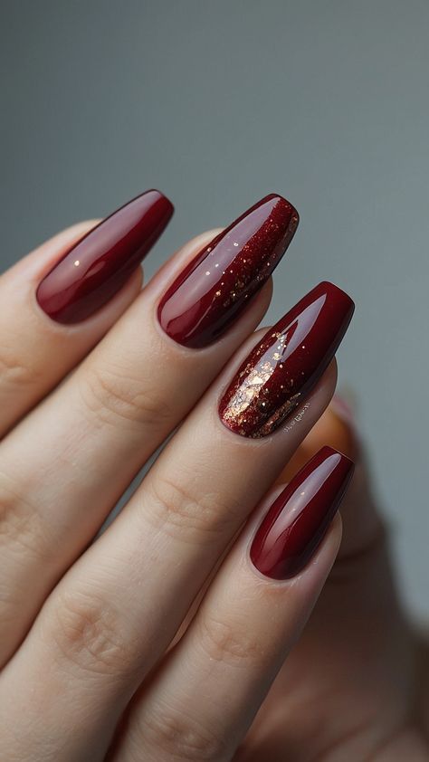 Transform your nails with stunning burgundy designs From dark red to classy black find ideas for art polish French tips and more Discover chic short designs and elegant French tip styles Whether you prefer chrome acrylic or classic polish these burgundy nail designs will elevate your look Cranberry Nails With Gold, Chic Red Nails Classy, Burgundy Nails Winter, Winter Nails Dark Red, November Red Nails, Burgundy With Gold Nails, Short Classy Christmas Nails, Nails Burgundy And Black, Deep Red And Gold Nails