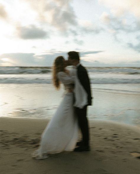 Elopement inspo, beach elopement, elopement aesthetic, beach bride, elopement dress, sunset bridal photos, san Diego elopement, Hawaii elopement, kauai elopement, vintage bride, film inspired photography, blurry photos, motion blur, couples on film Cold Beach Wedding, Elopement Photo Inspiration, Hawaii Beach Elopement, Wedding Beach Aesthetic, Hawaii Elopement Photography, Beach Elopement Ceremony, Manifestation 2025, Elopement Vintage, Malibu Elopement